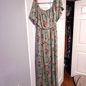 💚Sage green floral maxi dress 💚